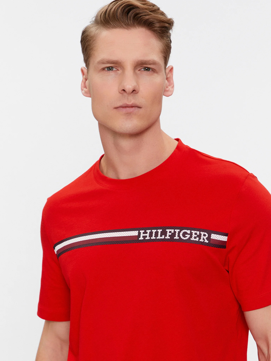 detail Tommy Hilfiger pánské červené tričko