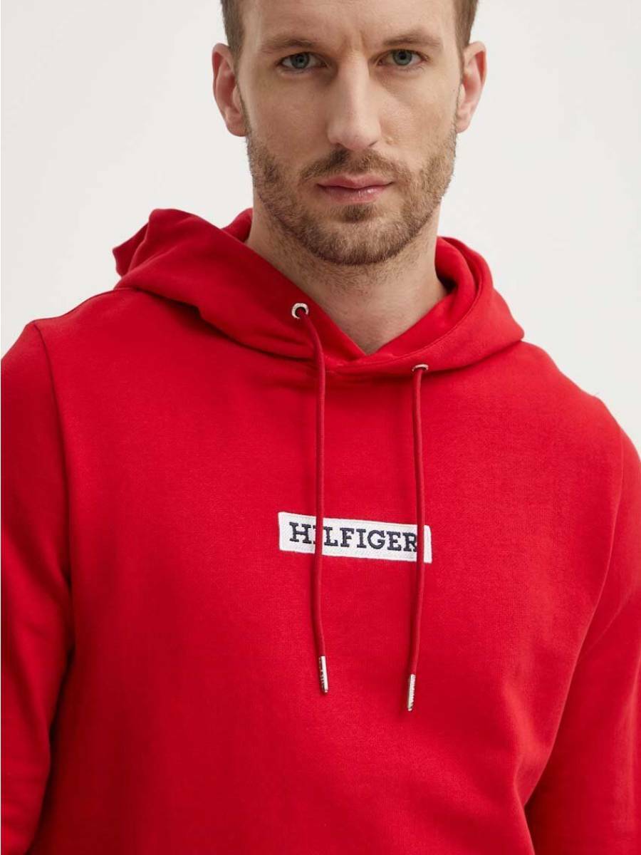 detail Tommy Hilfiger pánská červená mikina
