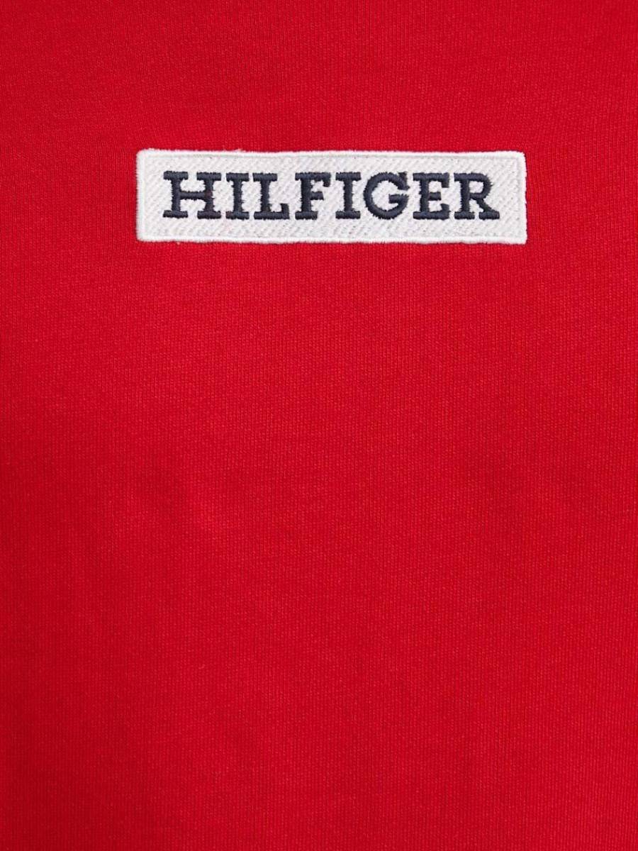 detail Tommy Hilfiger pánská červená mikina