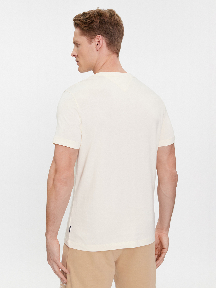 detail Tommy Hilfiger pánské krémové tričko