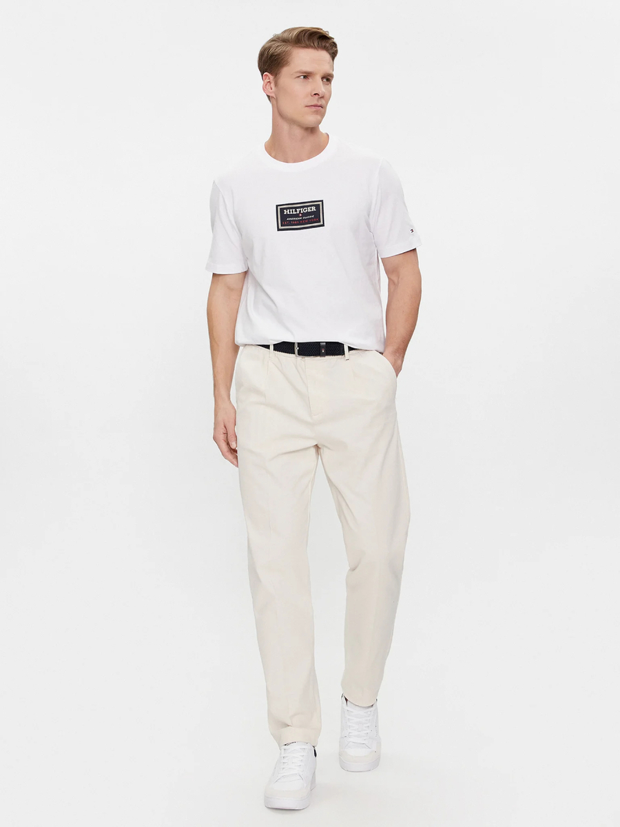 detail Tommy Hilfiger pánské bílé tričko