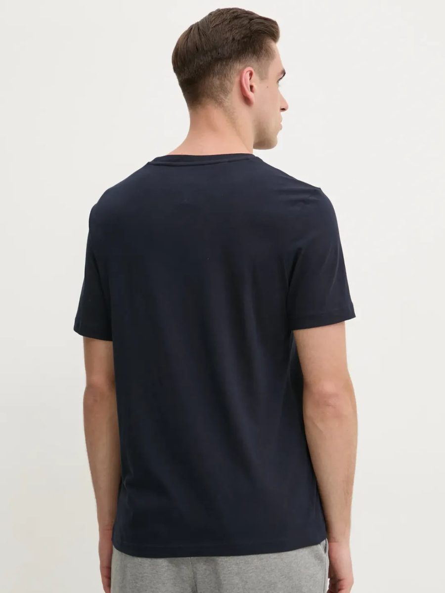 detail Tommy Hilfiger pánské tmavě modré tričko
