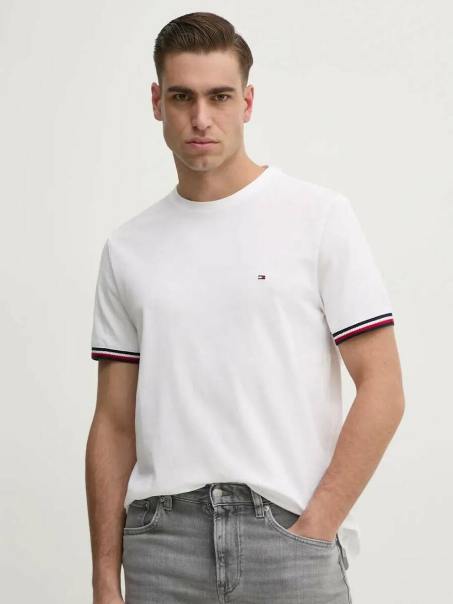 detail Tommy Hilfiger pánské bílé tričko Global