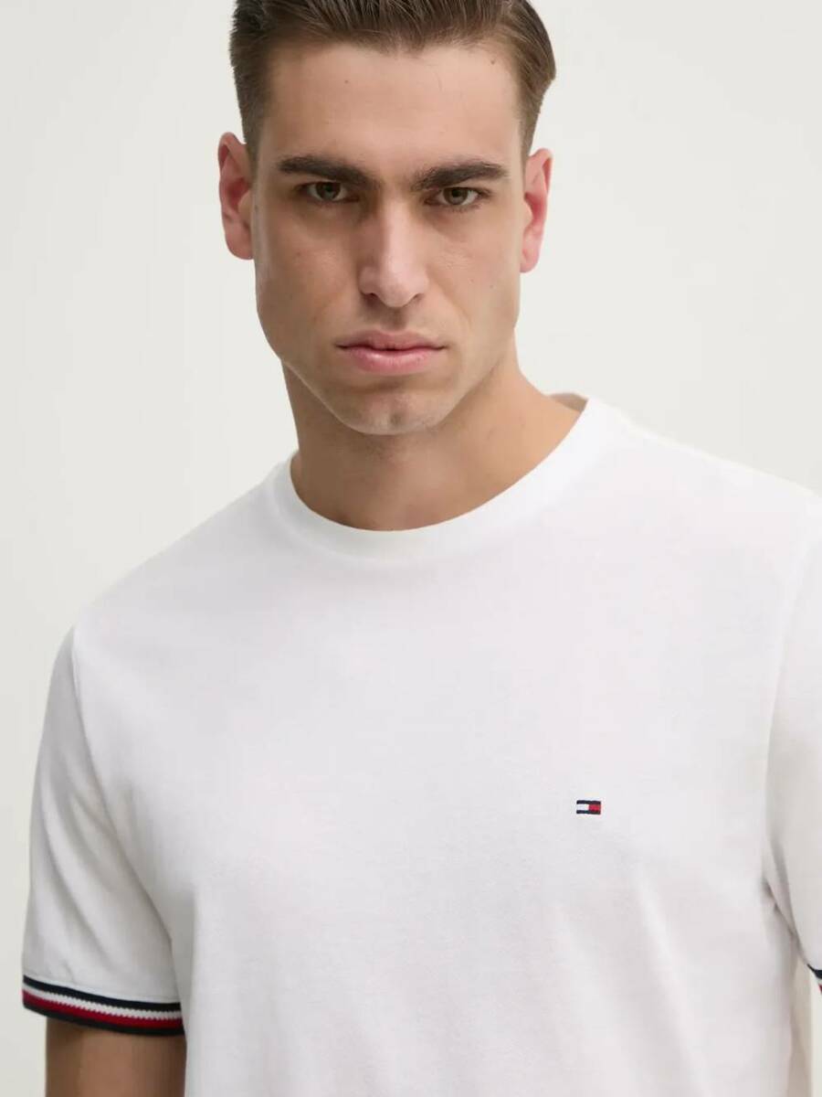 detail Tommy Hilfiger pánské bílé tričko Global