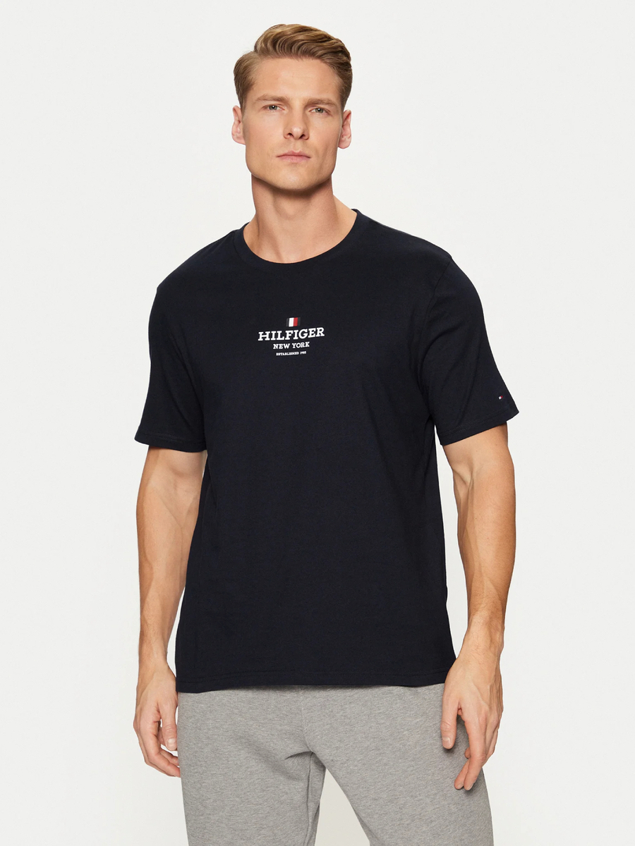 detail Tommy Hilfiger pánské tmavě modré tričko