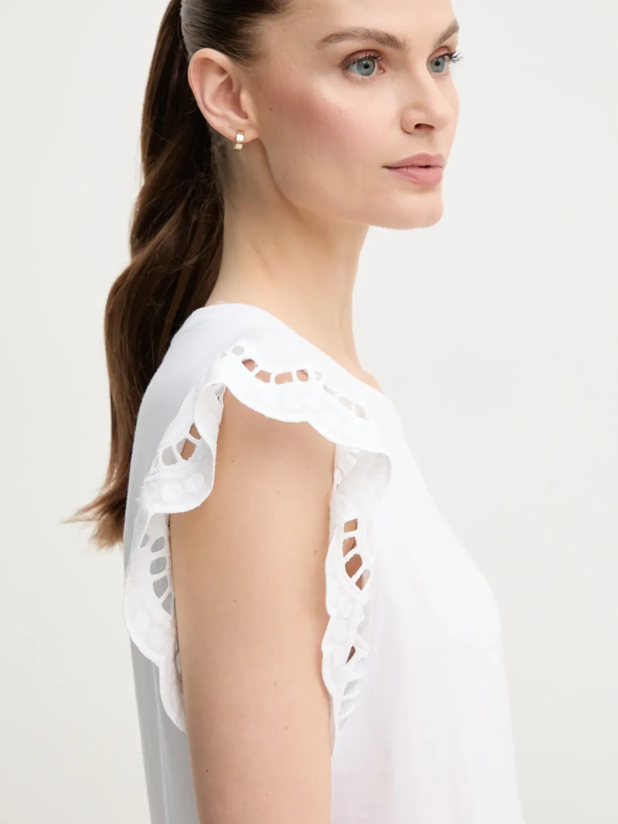 detail Pepe Jeans dámské bílé tričko