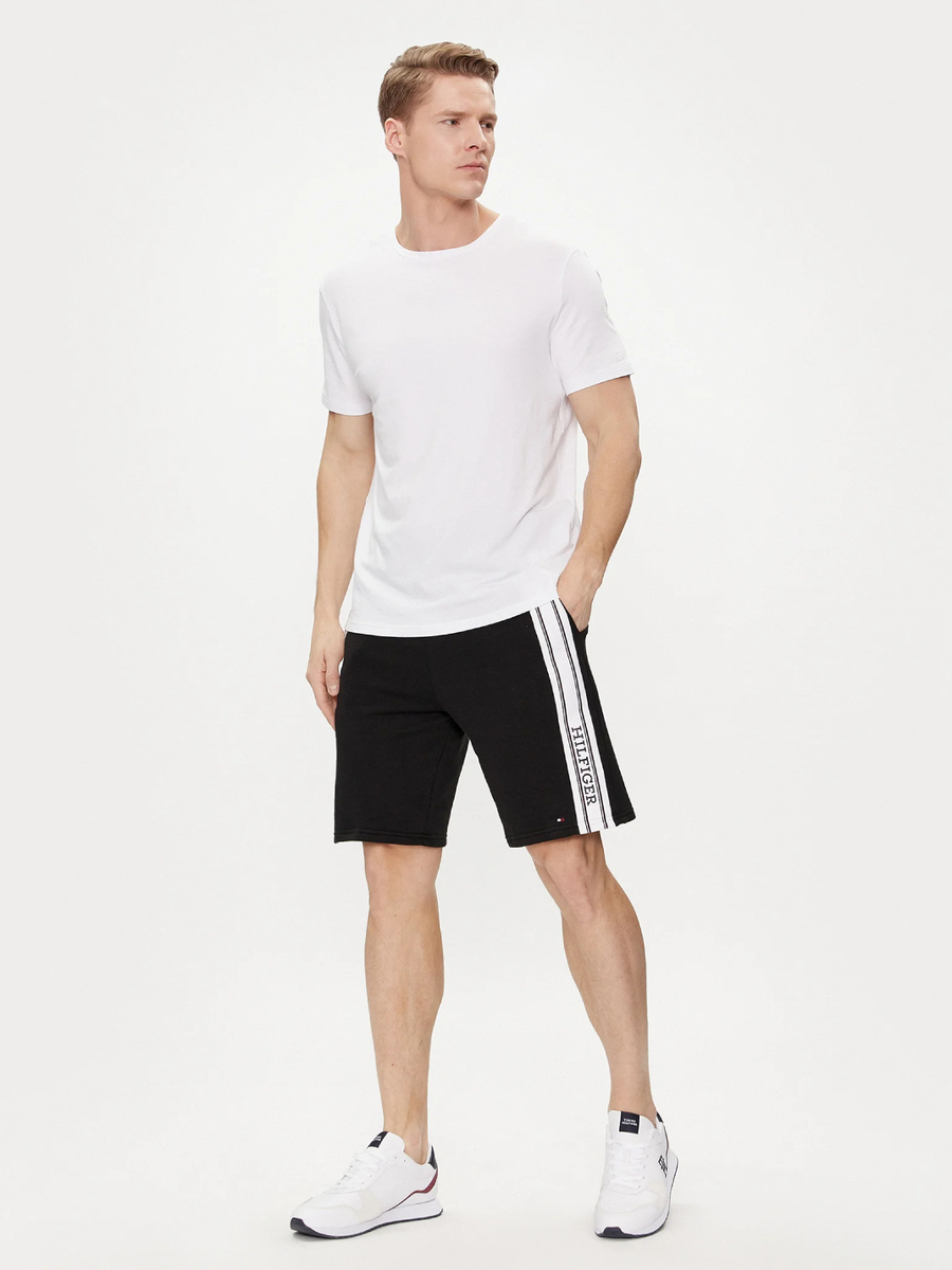 detail Tommy Hilfiger pánské černé šortky