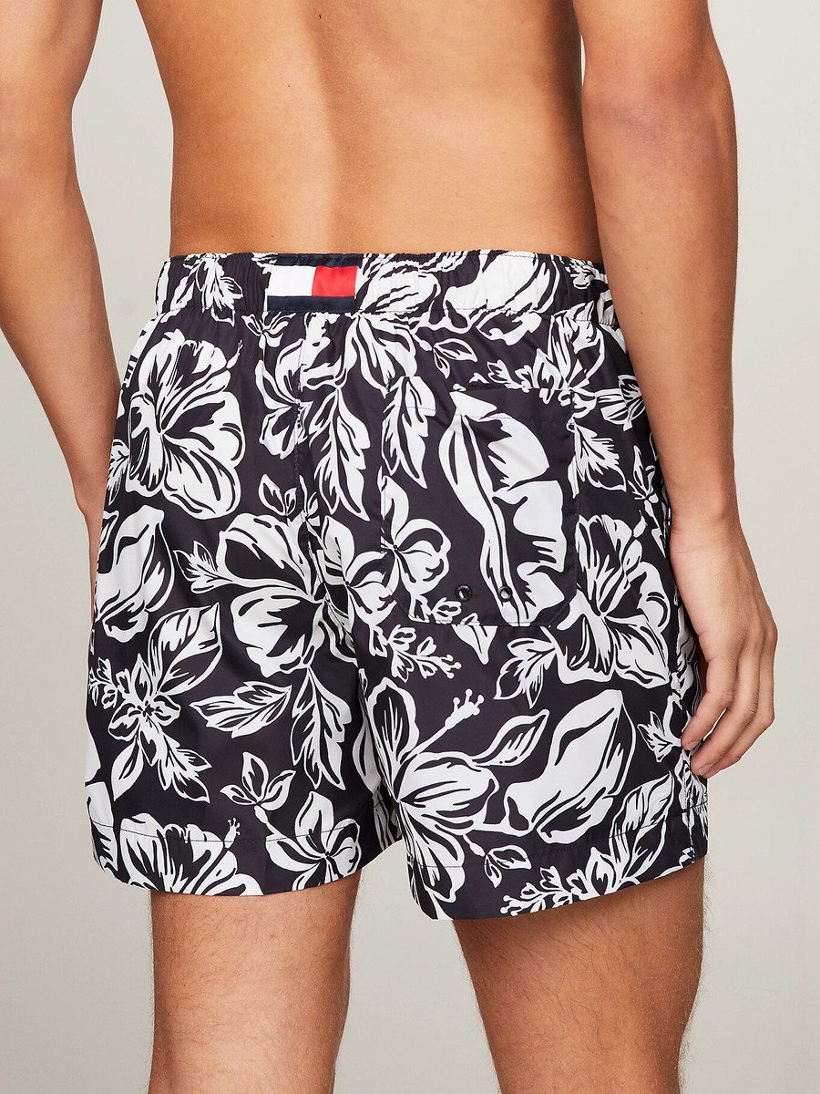 detail Tommy Hilfiger pánské vzorované plavky