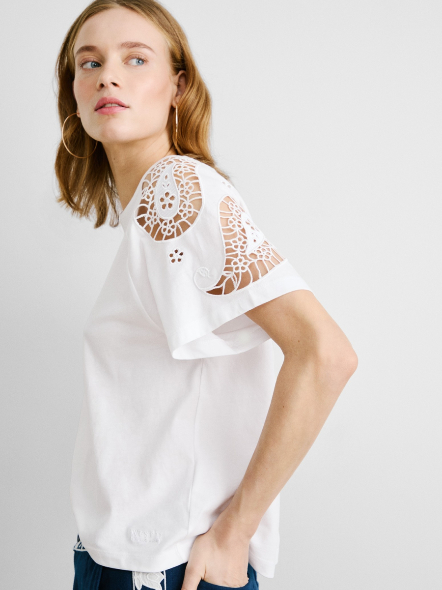 detail Pepe Jeans dámské bílé tričko