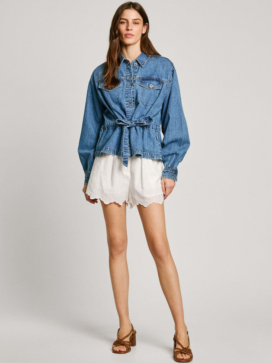 detail Pepe Jeans dámské bílé kraťase