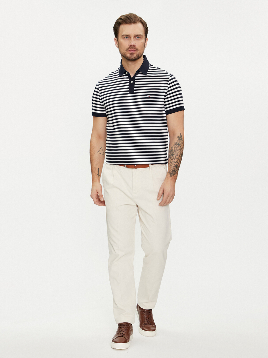 detail Tommy Hilfiger pánské modro bílé pruhované polotričko