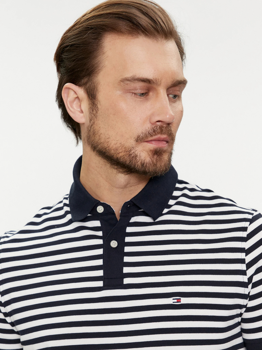 detail Tommy Hilfiger pánské modro bílé pruhované polotričko