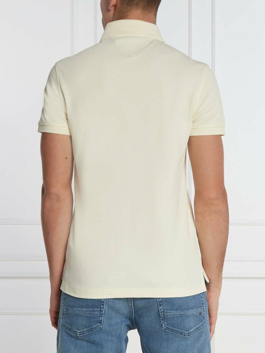 detail Tommy Hilfiger pánské krémové polo tričko