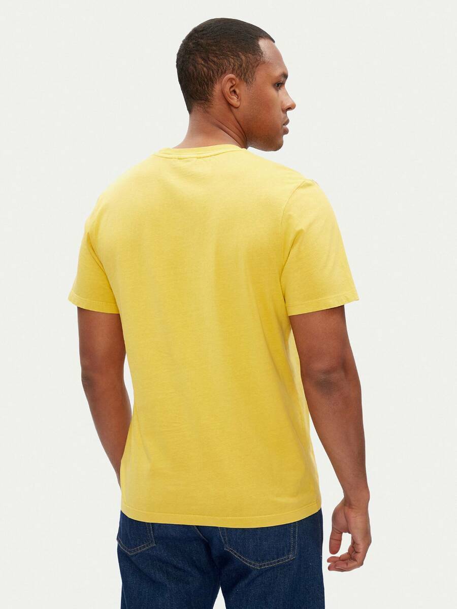 detail Pepe Jeans pánské žluté tričko