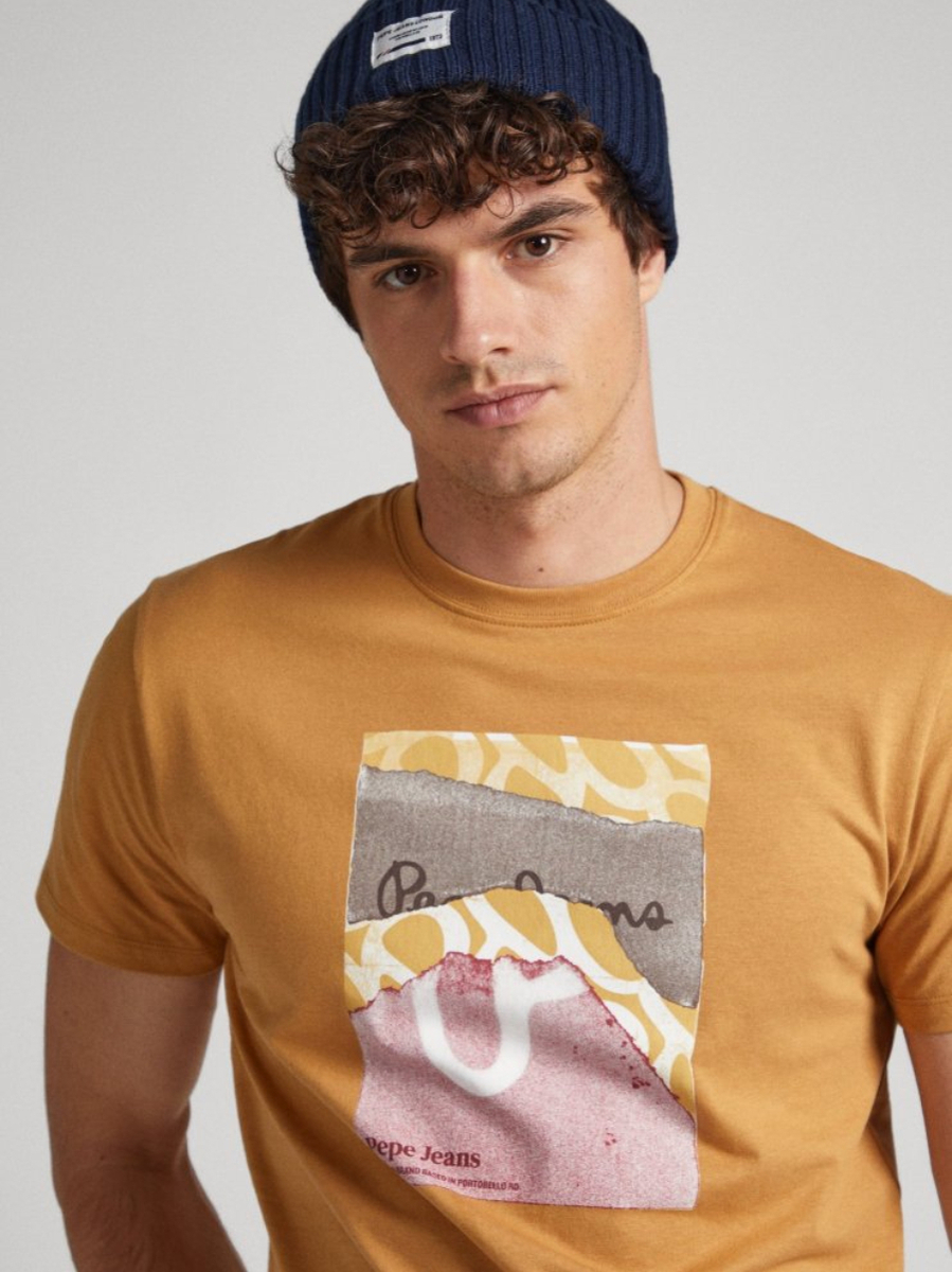 detail Pepe Jeans pánské hořčicové tričko