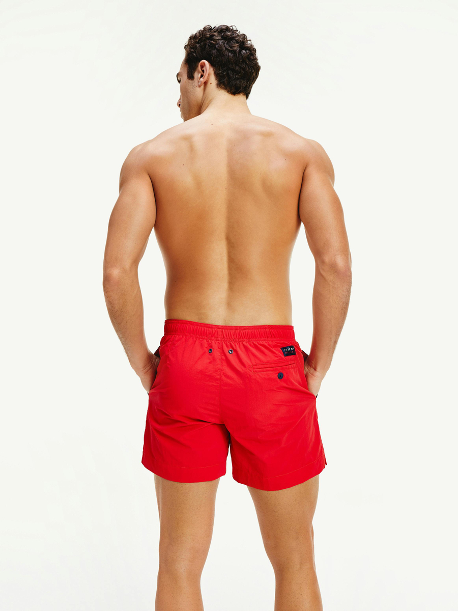 detail Tommy Hilfiger pánské červené plavky