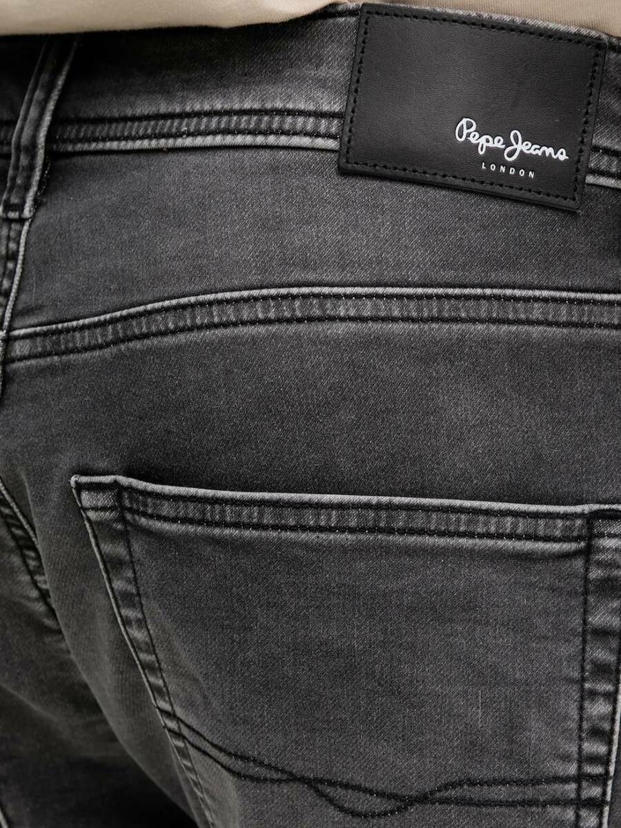 detail Pepe Jeans pánské šedé kraťasy
