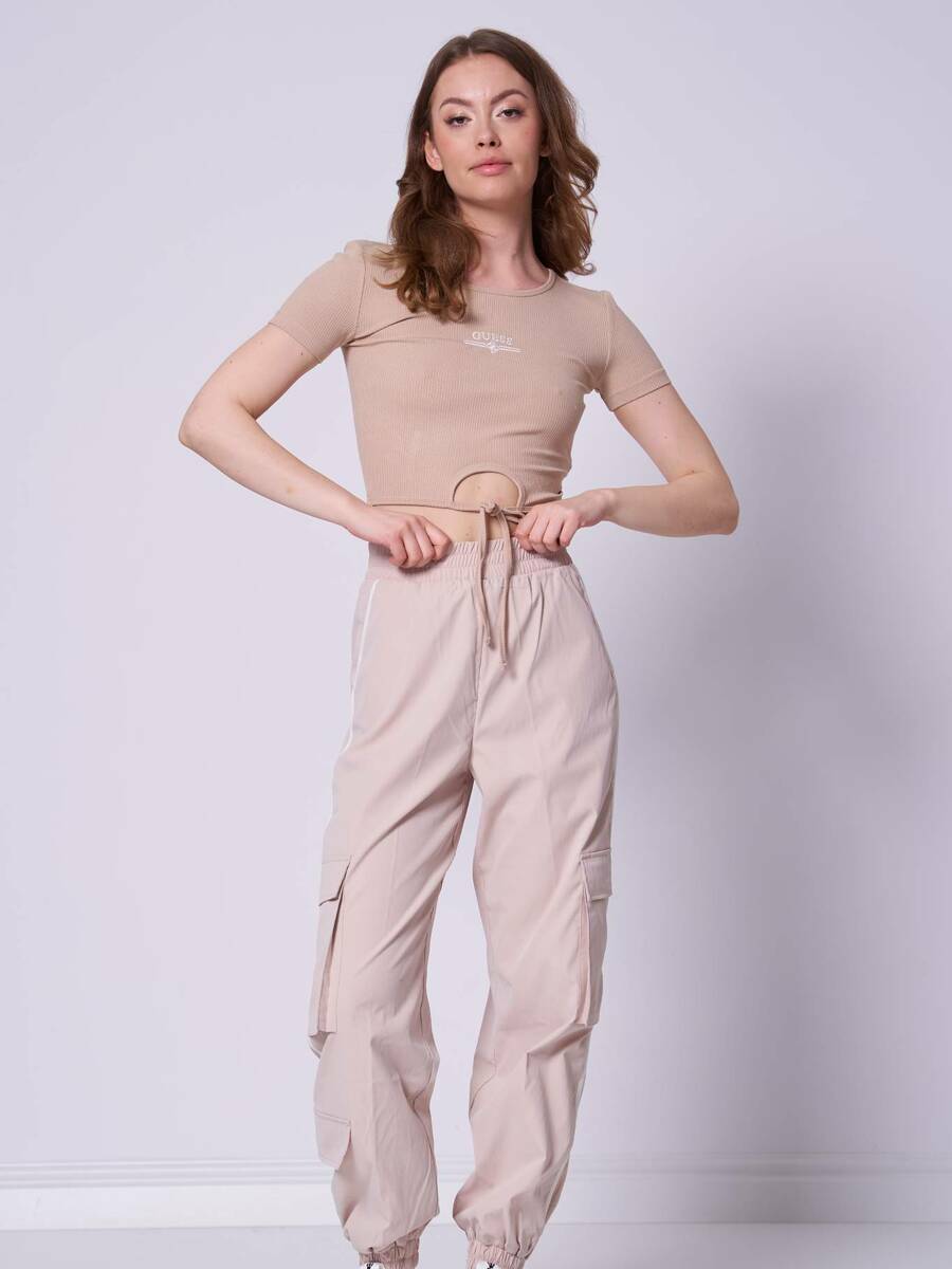 detail Guess dámské béžové tričko