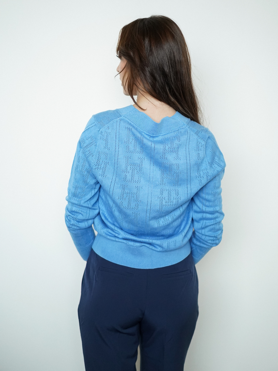 detail Tommy Hilfiger dámský modrý svetřík