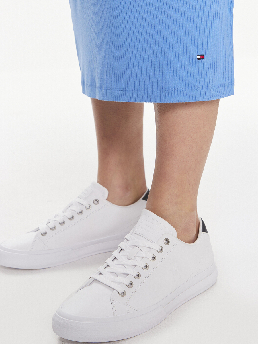 detail Tommy Hilfiger dámské modré letní šaty