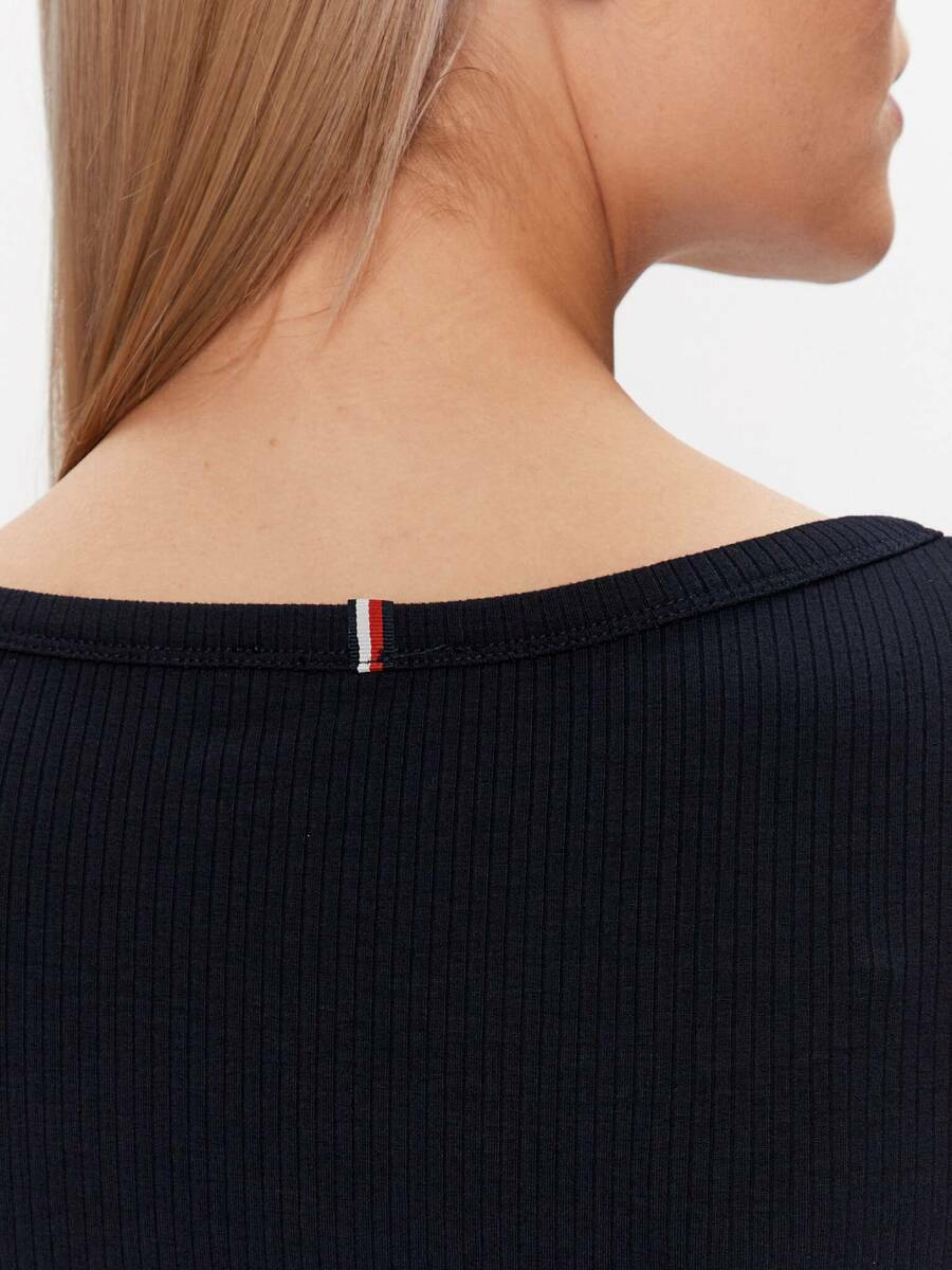 detail Tommy Hilfiger dámské modré tričko