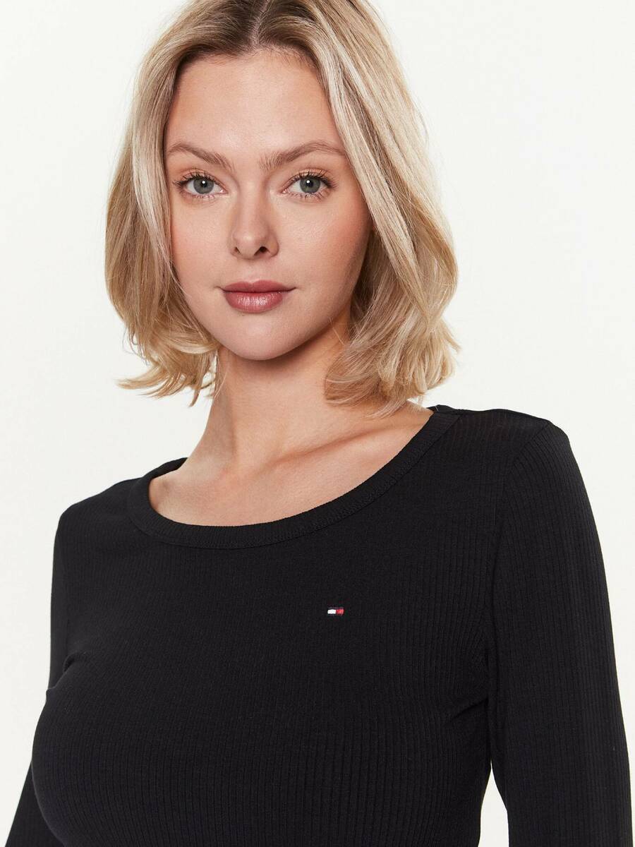 detail Tommy Hilfiger dámské černé tričko