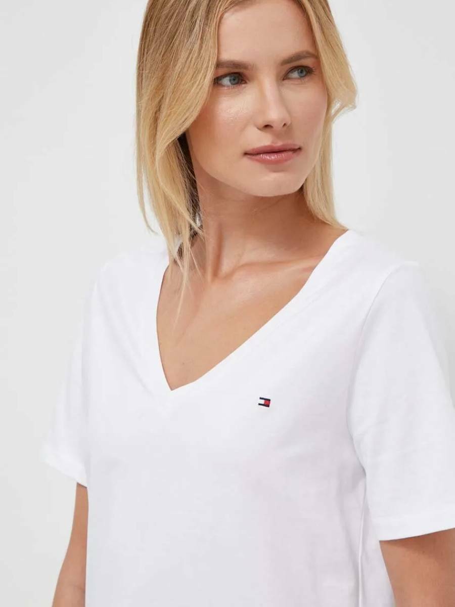 detail Tommy Hilfiger dámské bílé tričko