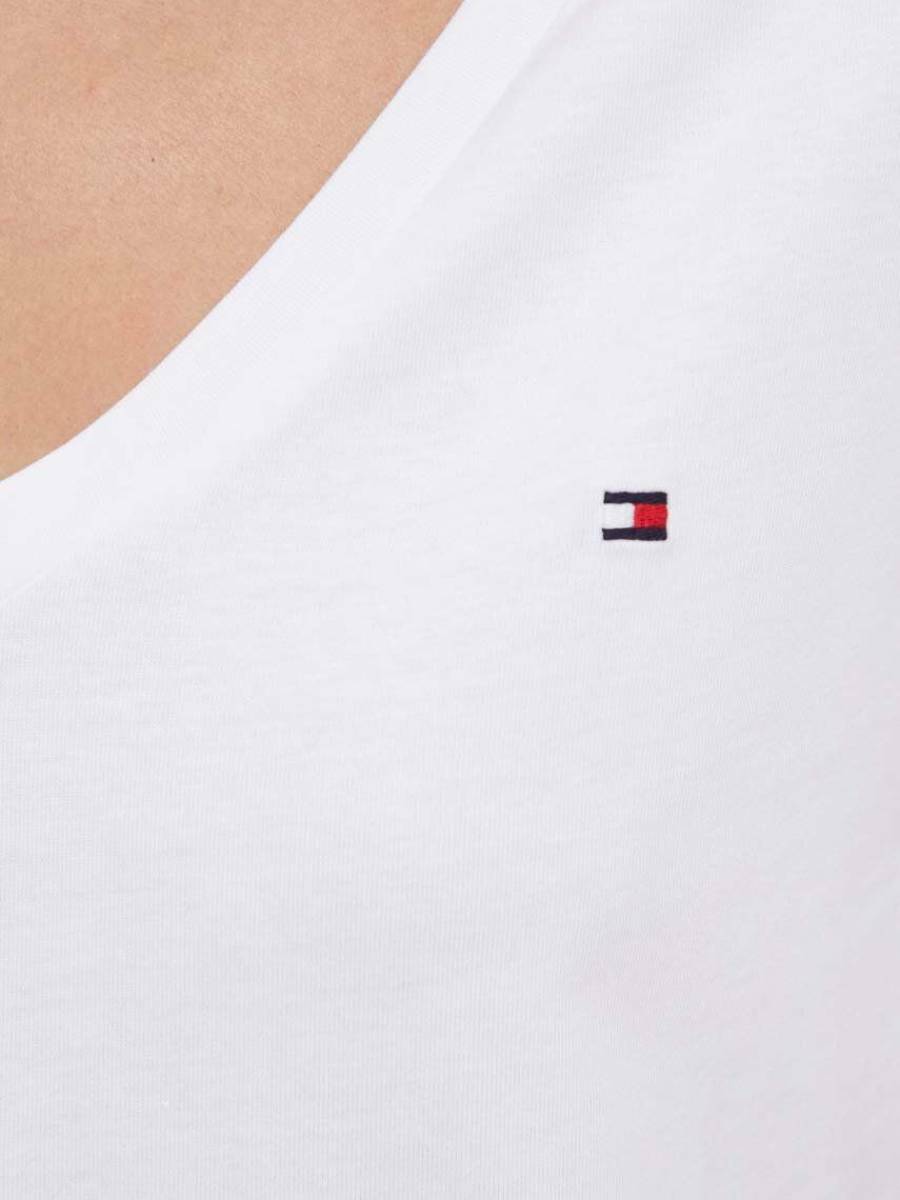 detail Tommy Hilfiger dámské bílé tričko