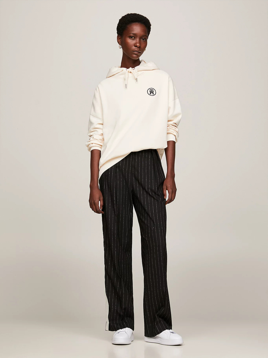 detail Tommy Hilfiger dámská krémová mikina s kapucí