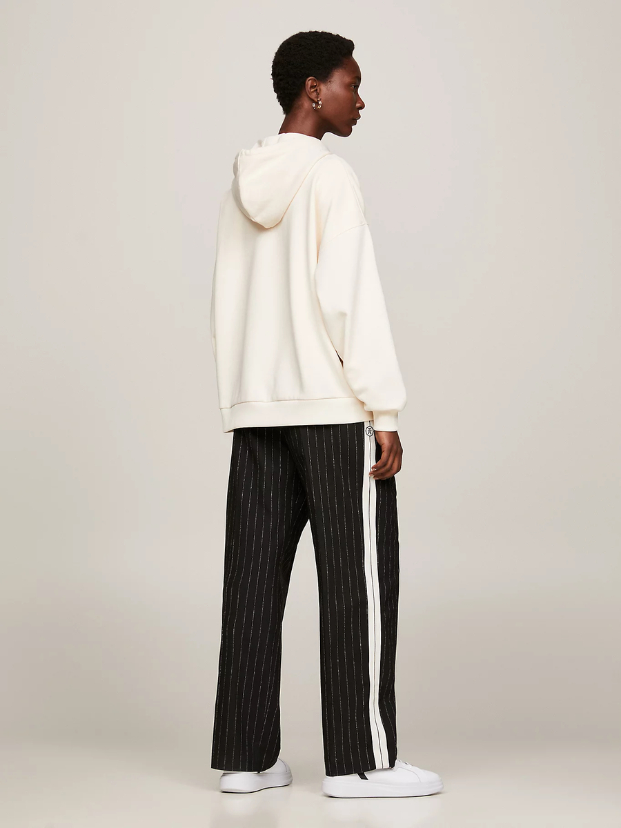 detail Tommy Hilfiger dámská krémová mikina s kapucí
