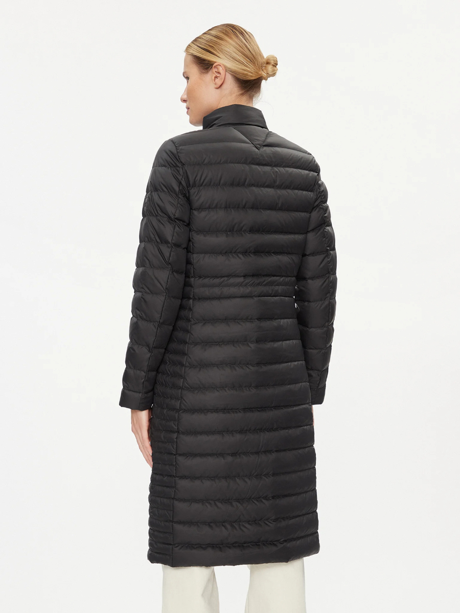 detail Tommy Hilfiger dámská černá bunda