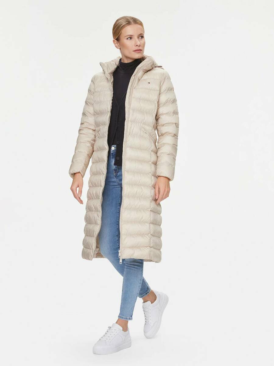 detail Tommy Hilfiger dámský béžový kabát