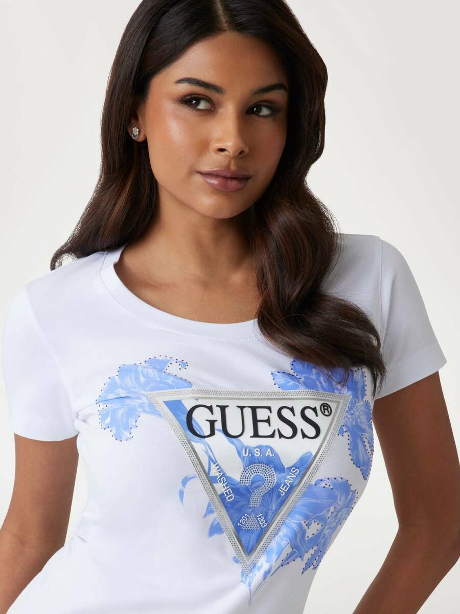 detail Guess dámské bílé tričko