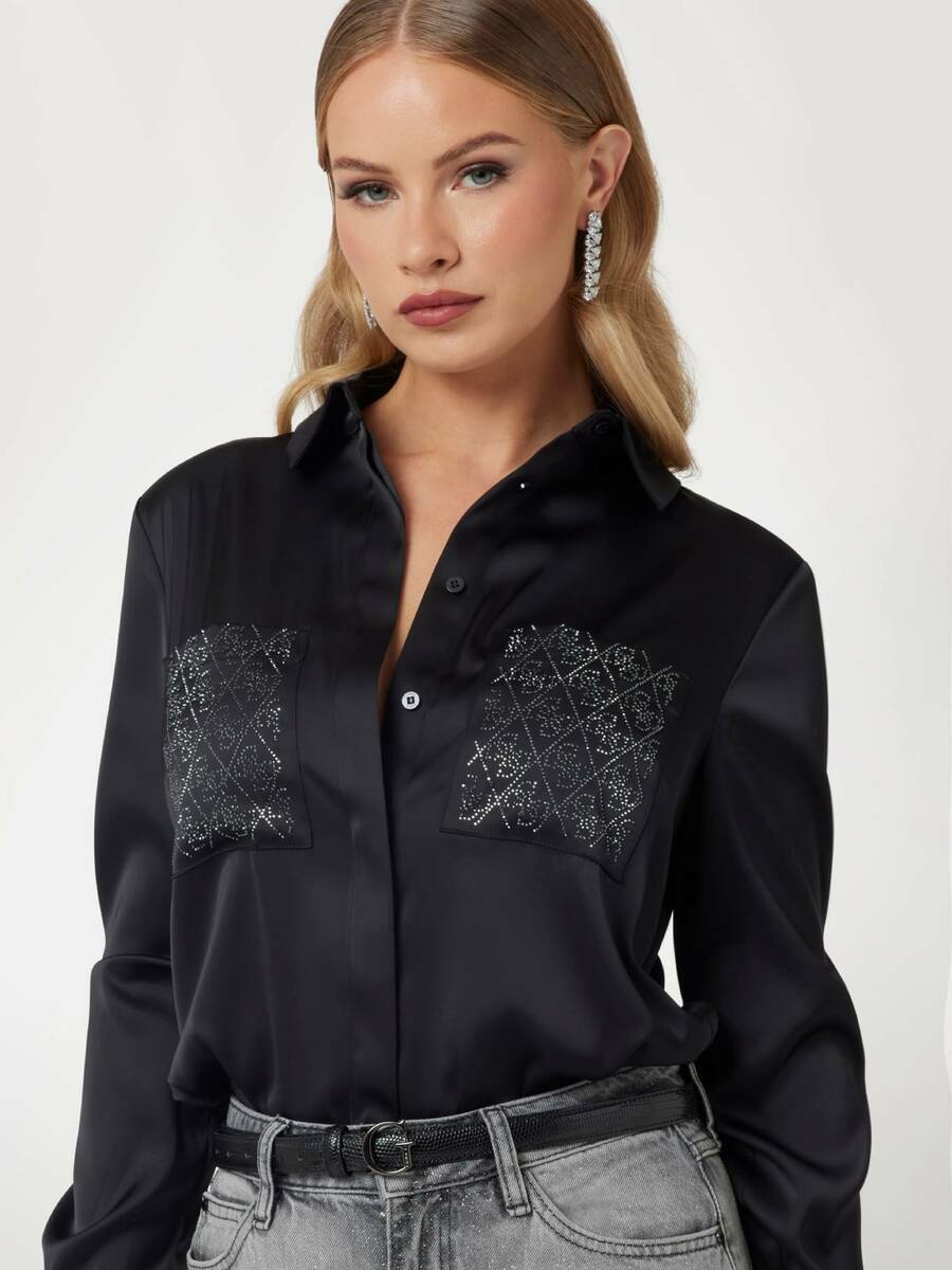 detail Guess dámská černá košile
