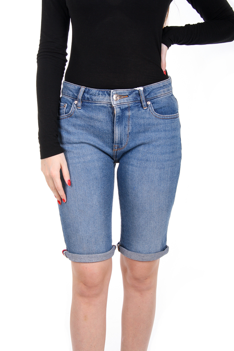 detail Tommy Hilfiger dámské džínové šortky Venice