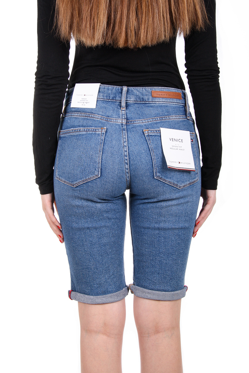 detail Tommy Hilfiger dámské džínové šortky Venice