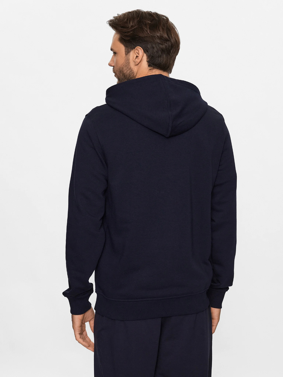 detail Guess pánská tmavě modrá mikina