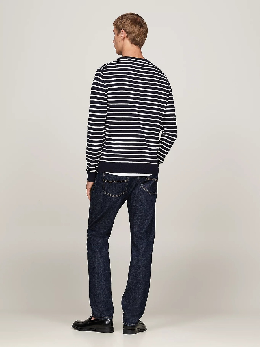 detail Tommy Hilfiger pánský pruhovaný svetr