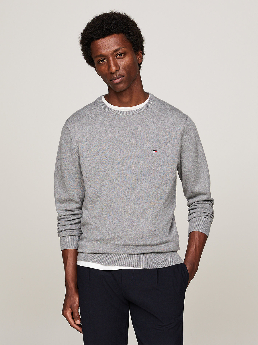 detail Tommy Hilfiger pánský šedý svetr