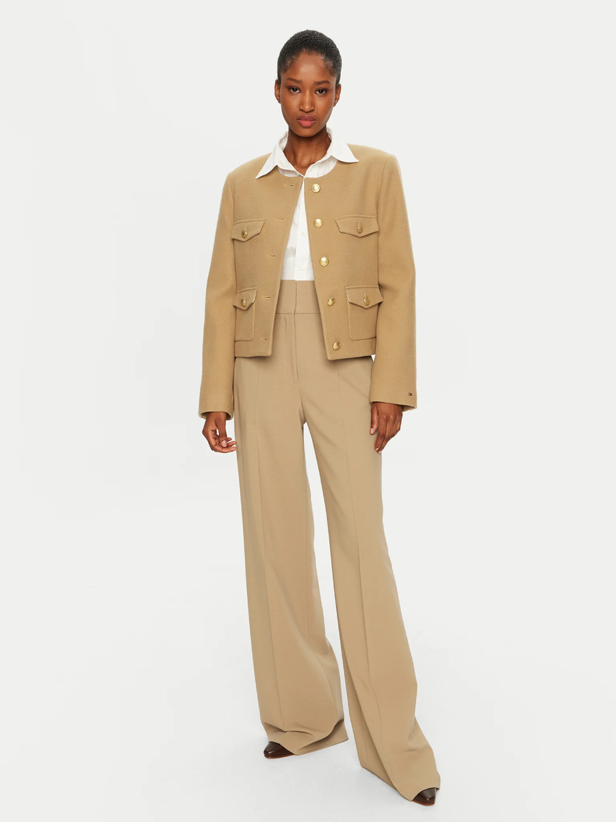 detail Tommy Hilfiger dámský béžový přechodný kabátek