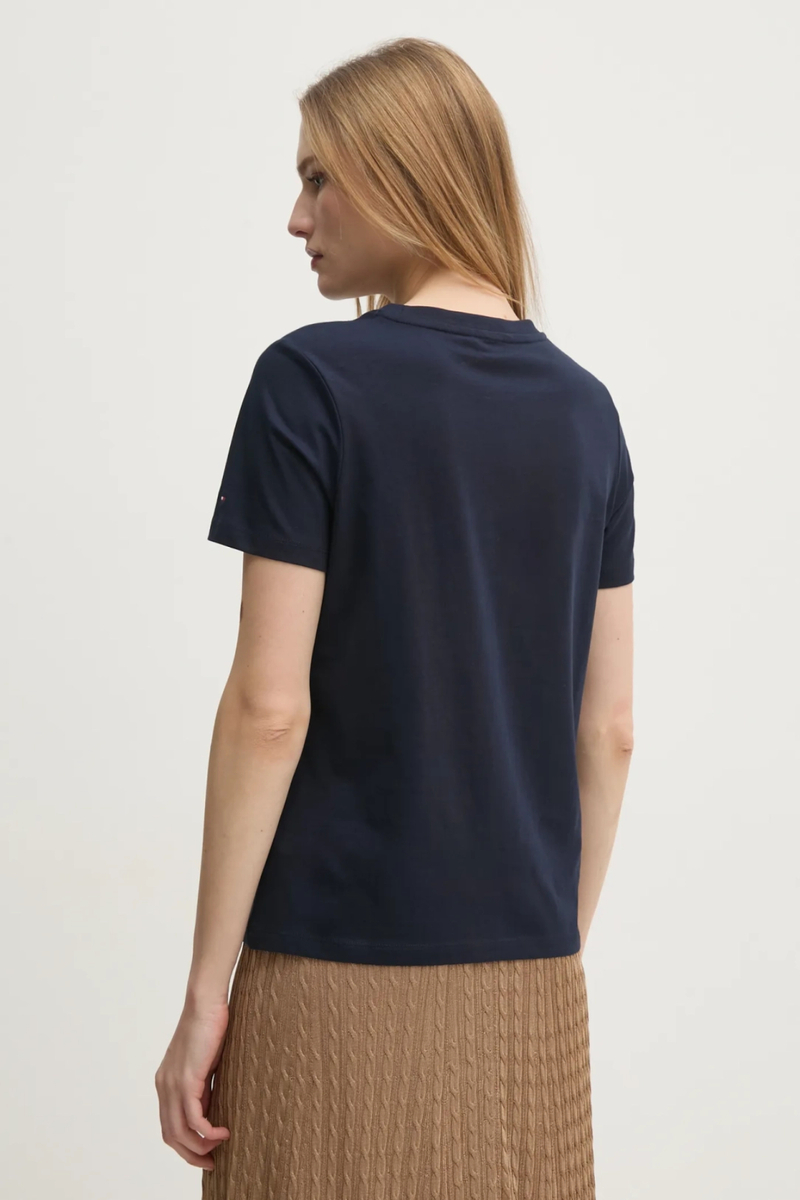 detail Tommy Hilfiger dámské tmavě modré triko