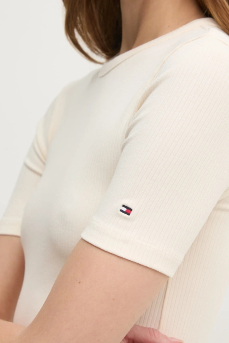 detail Tommy Hilfiger dámské béžové triko