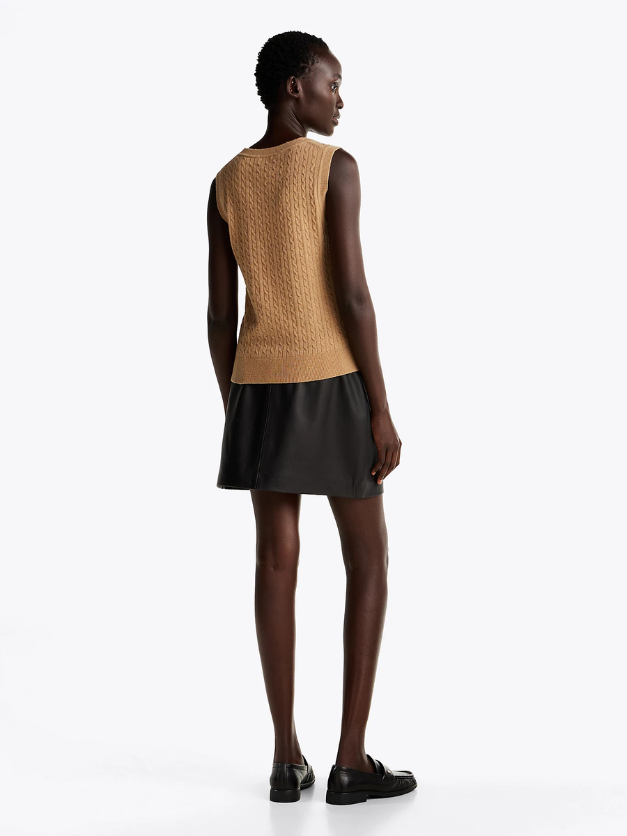 detail Tommy Hilfiger dámská béžová vesta