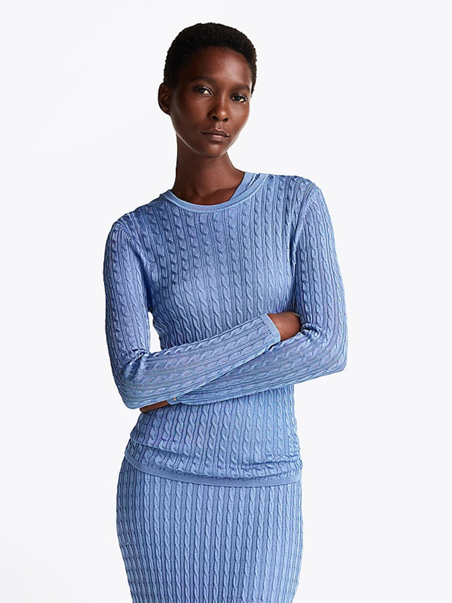 detail Tommy Hilfiger dámské modré triko s dlouhým rukávem