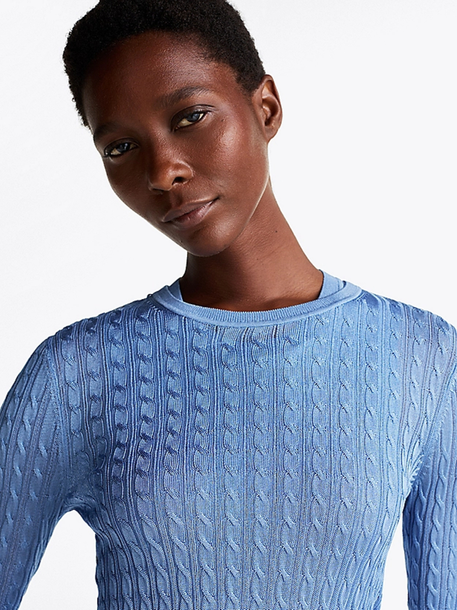 detail Tommy Hilfiger dámské modré triko s dlouhým rukávem