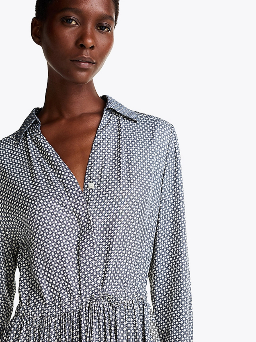 detail Tommy Hilfiger dámské vzorované šaty