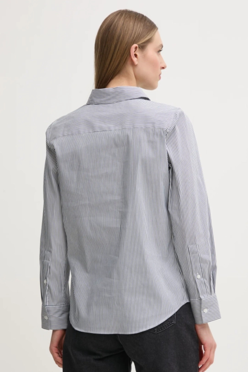 detail Tommy Hilfiger dámská pruhovaná košile