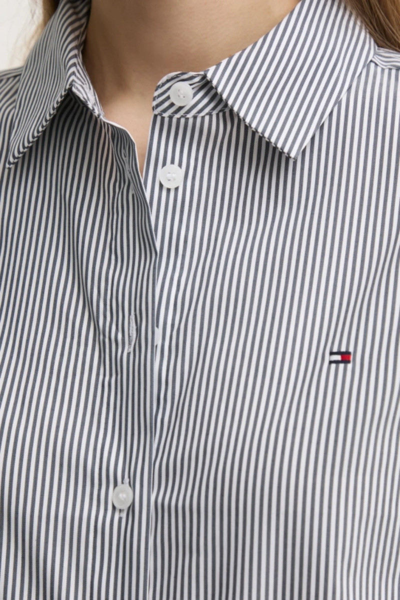 detail Tommy Hilfiger dámská pruhovaná košile