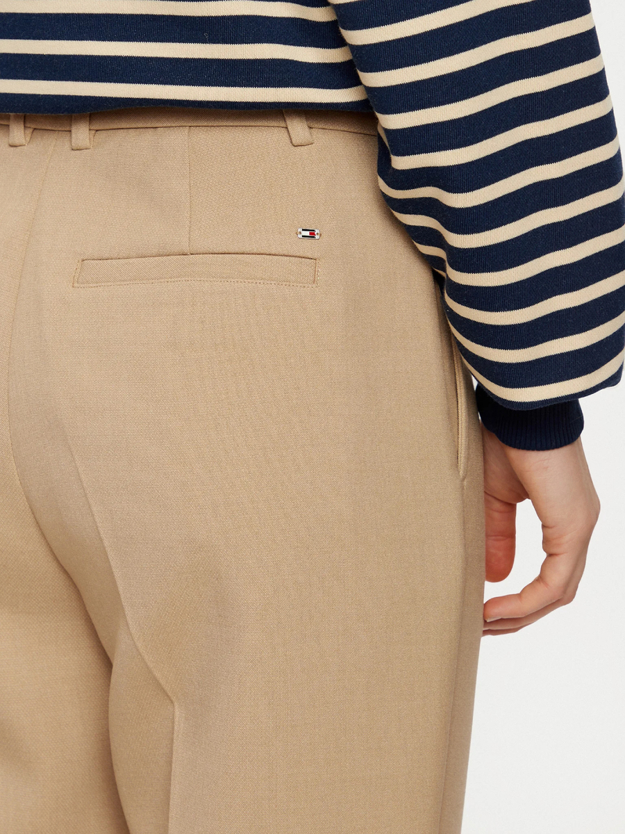 detail Tommy Hilfiger dámské béžové kalhoty