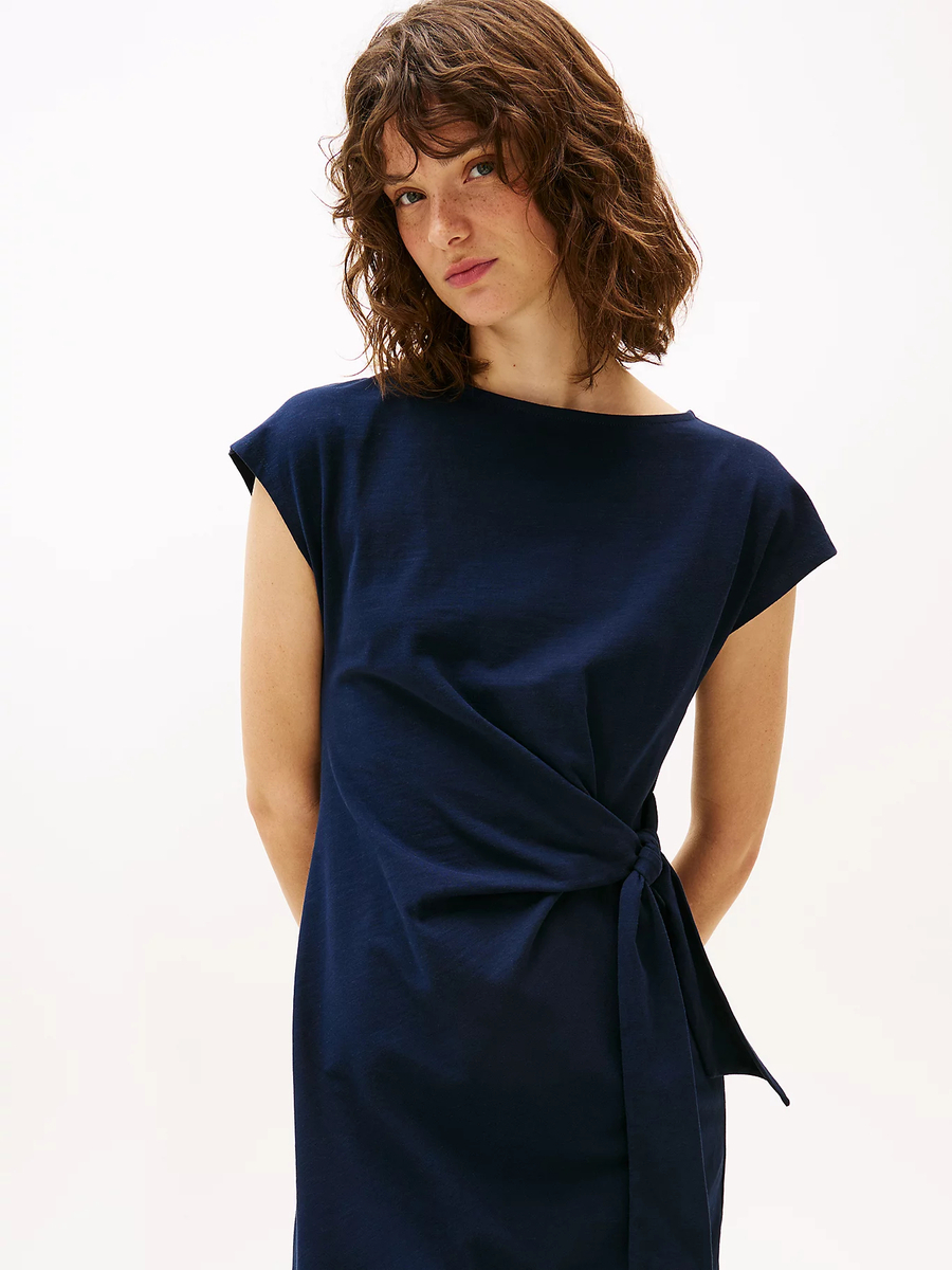 detail Tommy Hilfiger dámské modré šaty